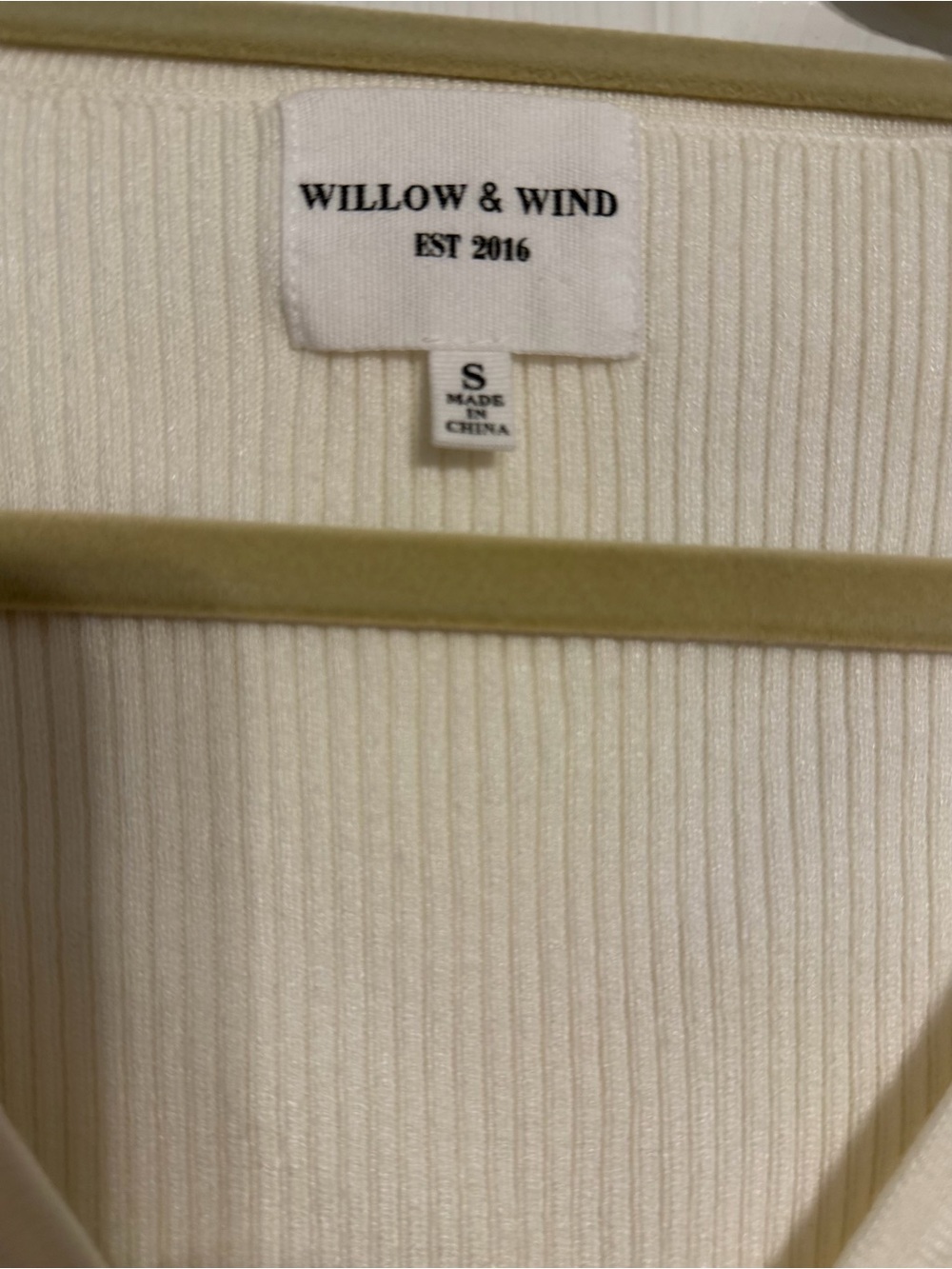 Willow & Wind Embroidered Flowers Cardigan (Small) - Picture 4 of 6